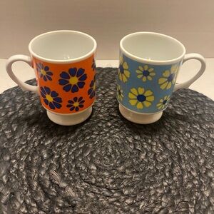 1970s Flower Power Mugs – Orange,Yellow  & Blue Daisy